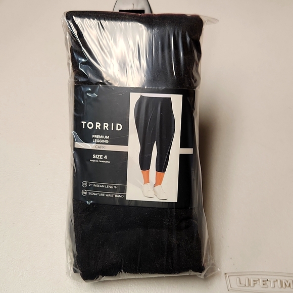 ❤️NWT VINTAGE TORRID CAPRI LEGGING - HIGH WAIST - WIDE WAISTBAND, BLACK WASH 4X - Picture 6 of 8